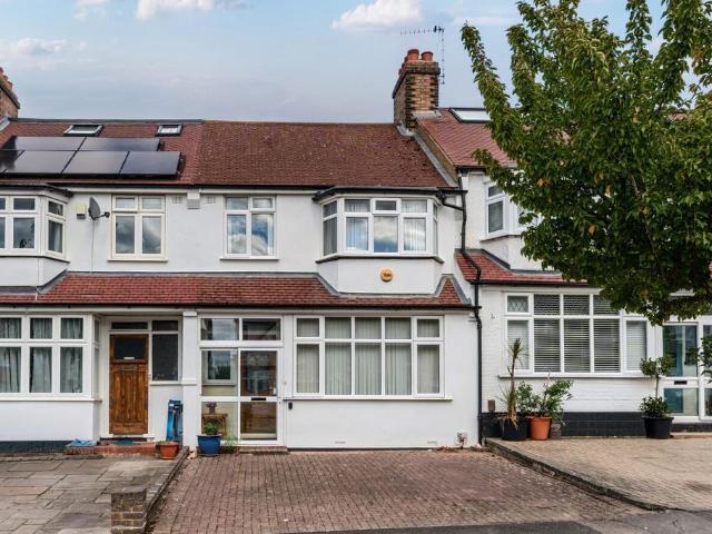 3 bedroom terraced house for sale