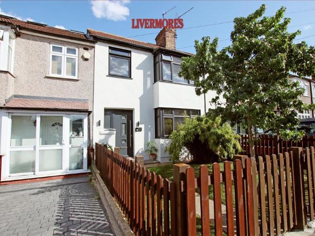 3 bedroom terraced house for sale