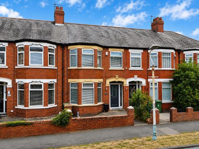 3 bedroom terraced house for sale