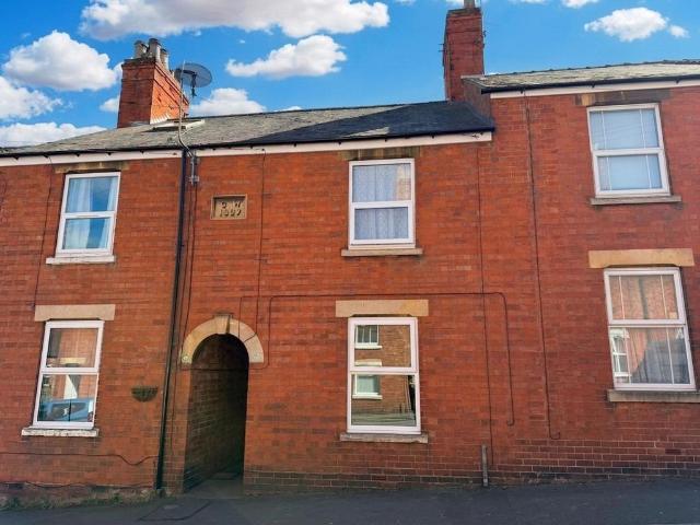 3 bedroom terraced house for sale
