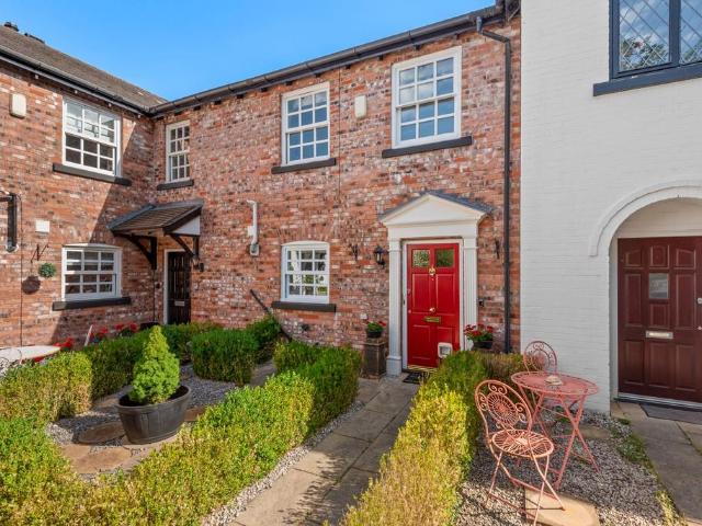 3 bedroom terraced house for sale