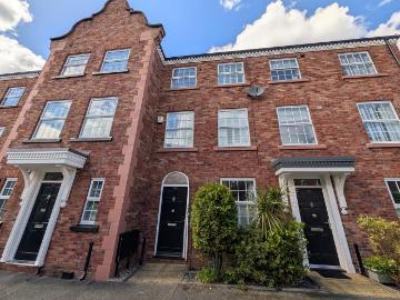 3 bedroom terraced house for sale