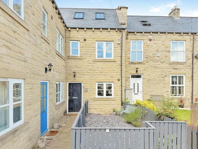3 bedroom terraced house for sale