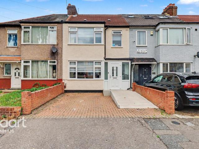 3 bedroom terraced house for sale
