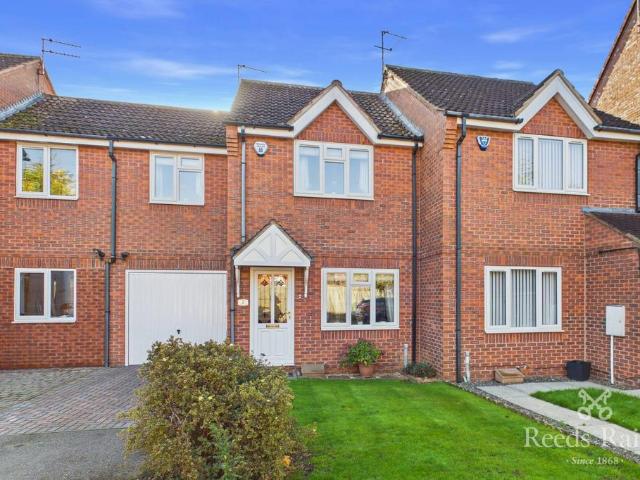 3 bedroom terraced house for sale