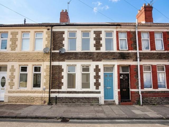 3 bedroom terraced house for sale
