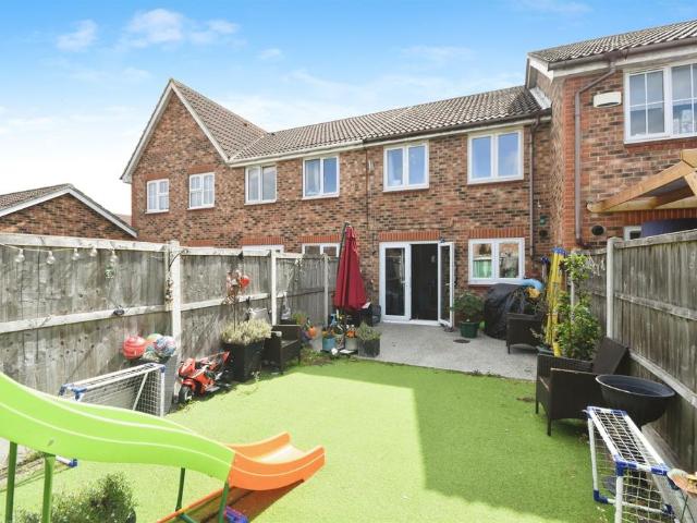 3 bedroom terraced house for sale