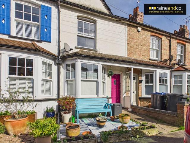 3 bedroom terraced house for sale