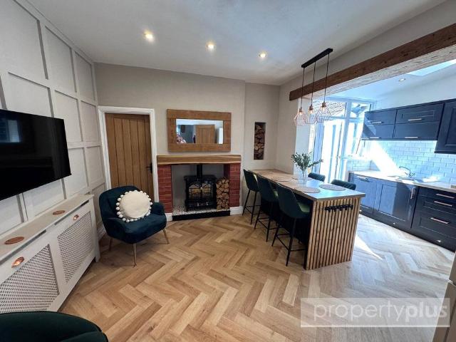 3 bedroom terraced house for sale