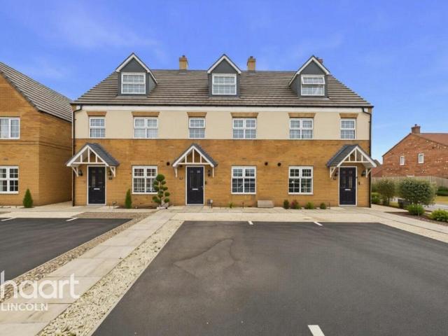 3 bedroom terraced house for sale