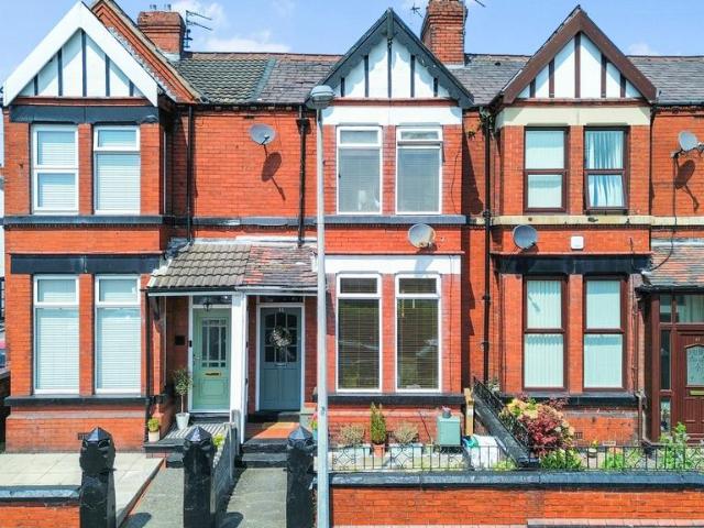 3 bedroom terraced house for sale
