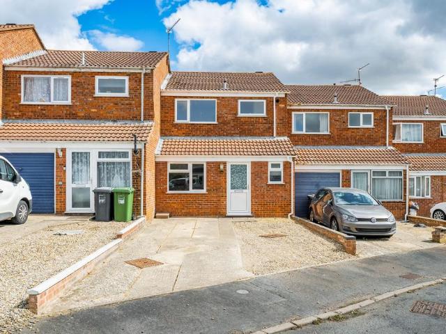 4 bedroom terraced house for sale