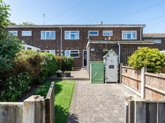 3 bedroom terraced house for sale