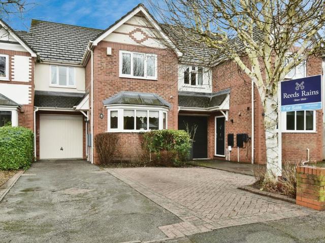 3 bedroom terraced house for sale