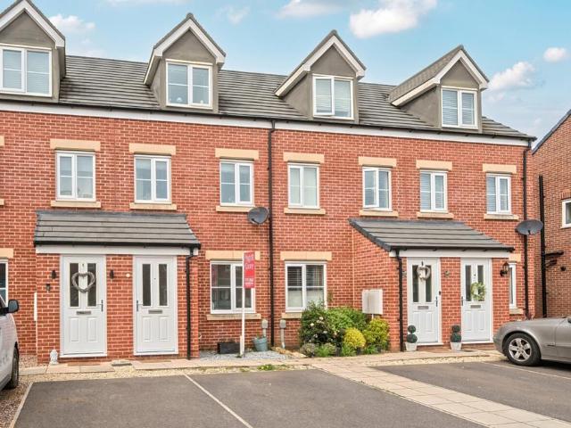 3 bedroom terraced house for sale