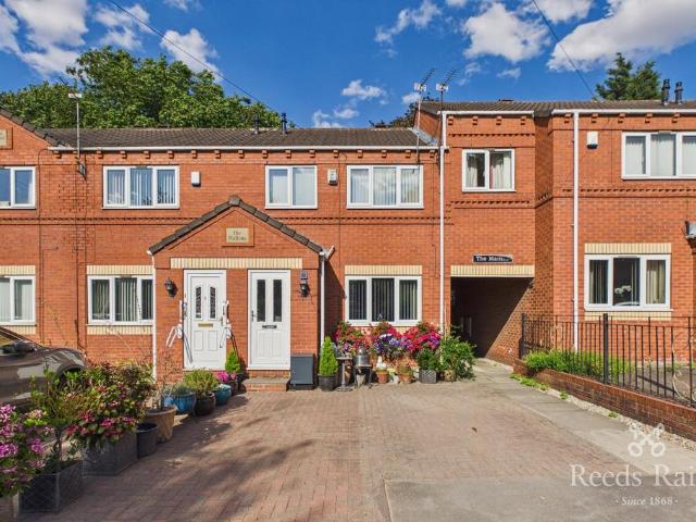 3 bedroom terraced house for sale