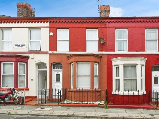 3 bedroom terraced house for sale