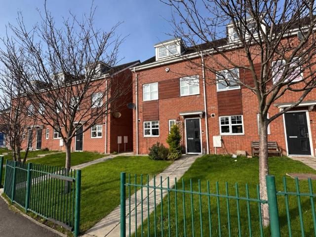3 bedroom terraced house for sale
