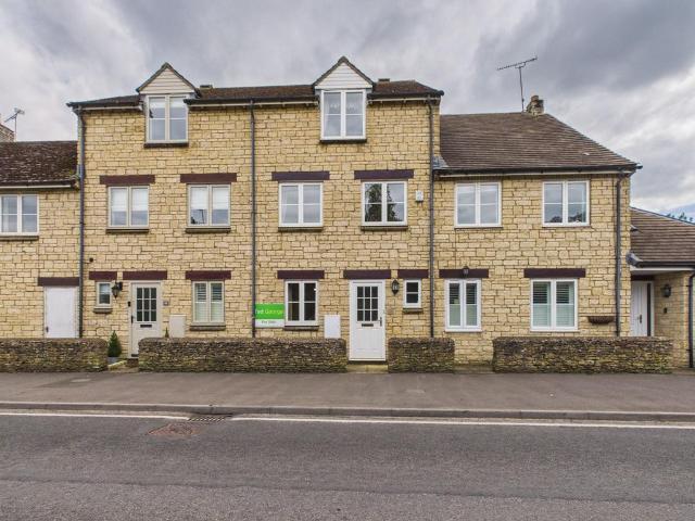 3 bedroom terraced house for sale