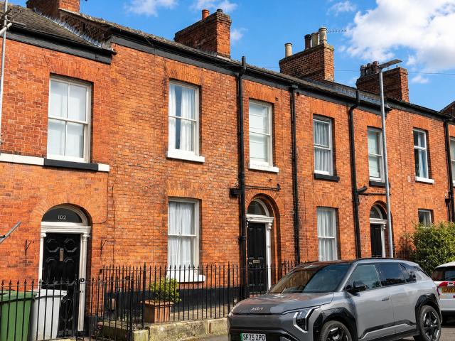 2 bedroom terraced house for sale