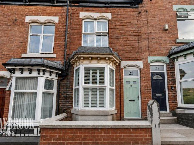 3 bedroom terraced house for sale