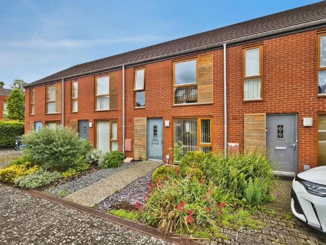 3 bedroom terraced house for sale