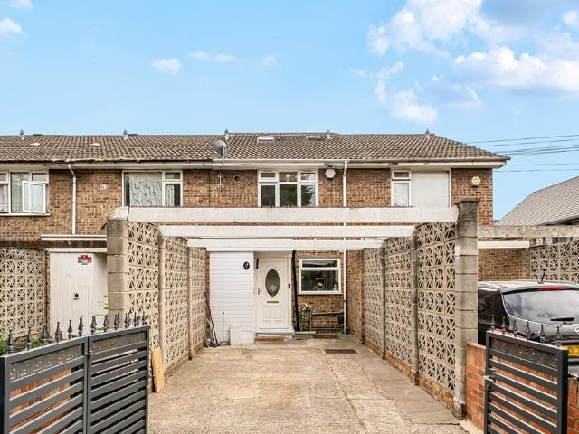 3 bedroom terraced house for sale
