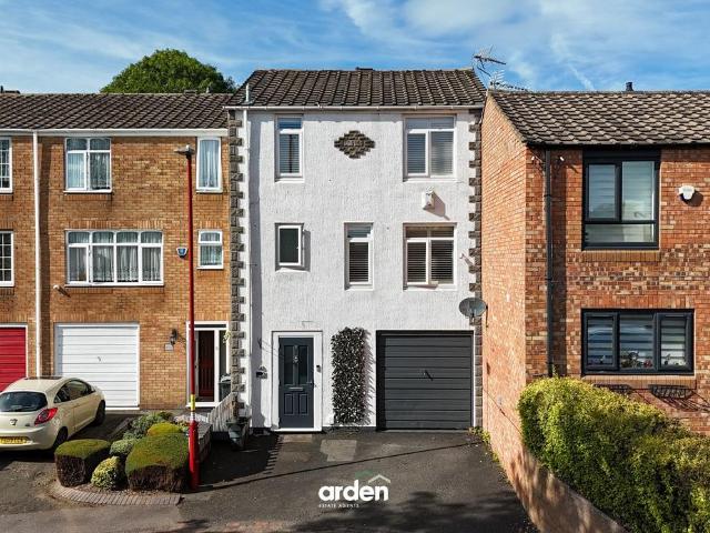 3 bedroom terraced house for sale