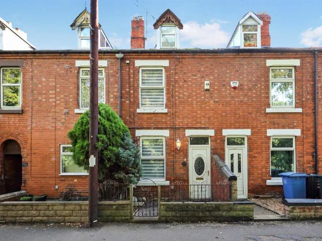3 bedroom terraced house for sale