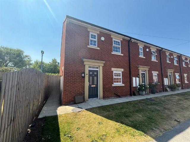 3 bedroom terraced house for sale