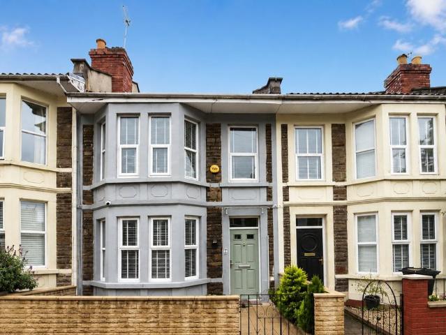 4 bedroom terraced house for sale
