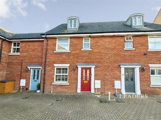 3 bedroom terraced house for sale