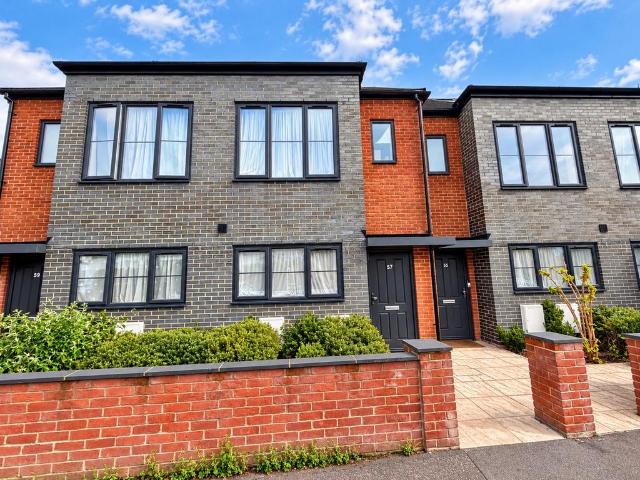 3 bedroom terraced house for sale