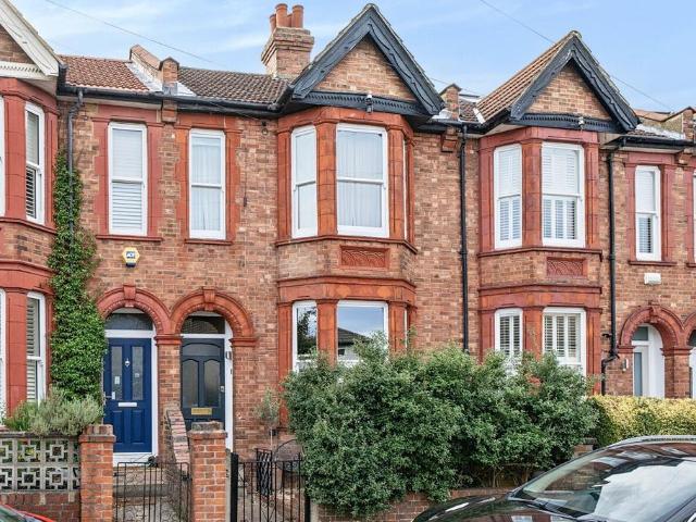 3 bedroom terraced house for sale