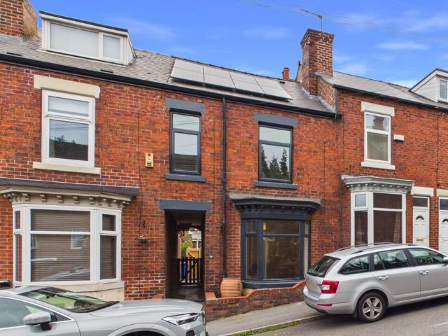 3 bedroom terraced house for sale