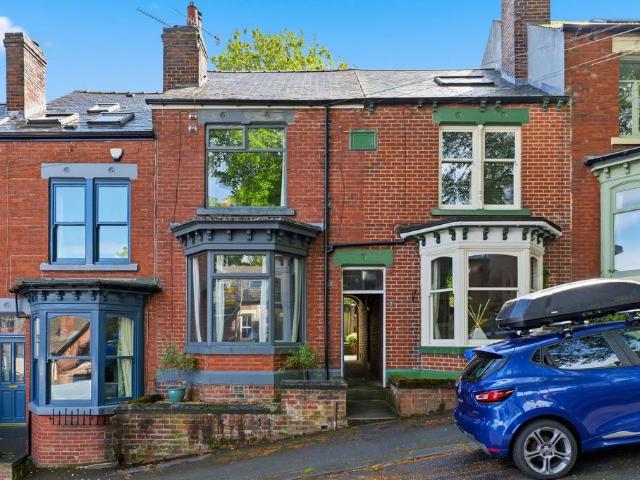 3 bedroom terraced house for sale