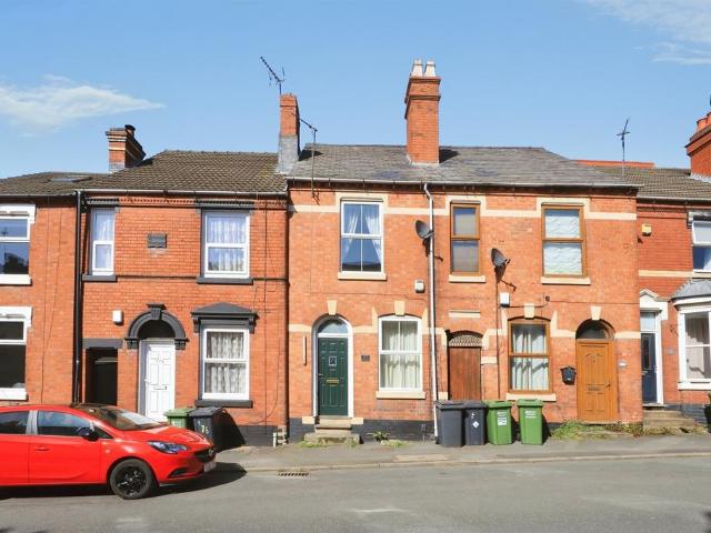 3 bedroom terraced house for sale