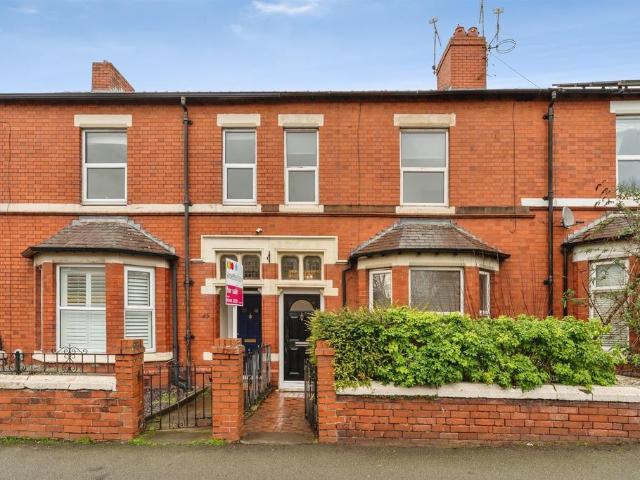 3 bedroom terraced house for sale