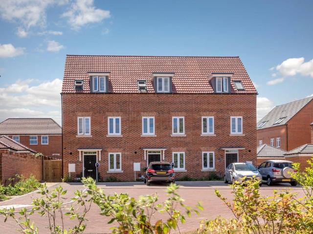 3 bedroom terraced house for sale