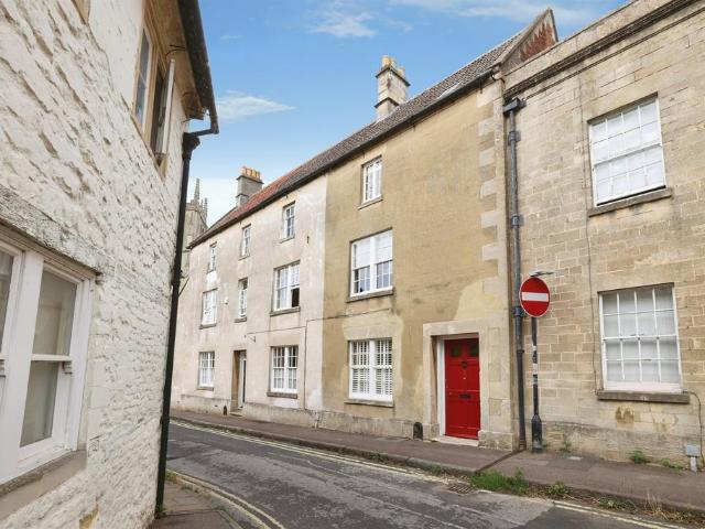 3 bedroom terraced house for sale
