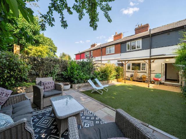 3 bedroom terraced house for sale