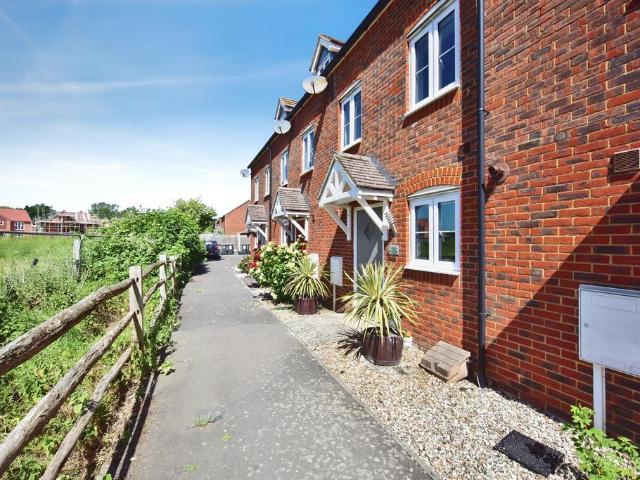 3 bedroom terraced house for sale
