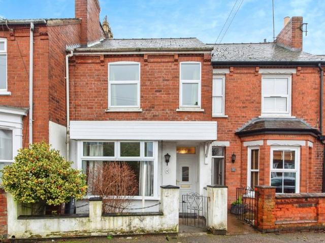 3 bedroom terraced house for sale