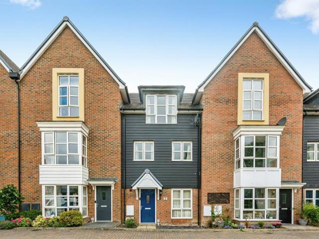 4 bedroom terraced house for sale