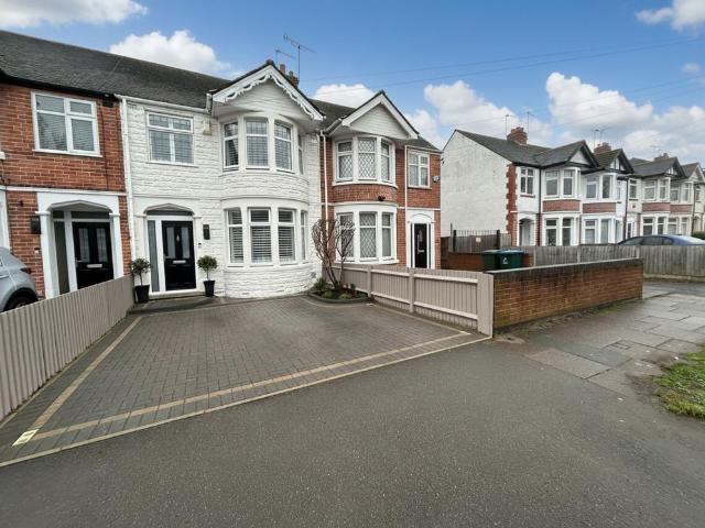 3 bedroom terraced house for sale