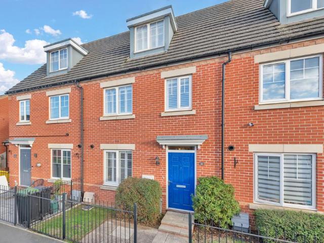 3 bedroom terraced house for sale
