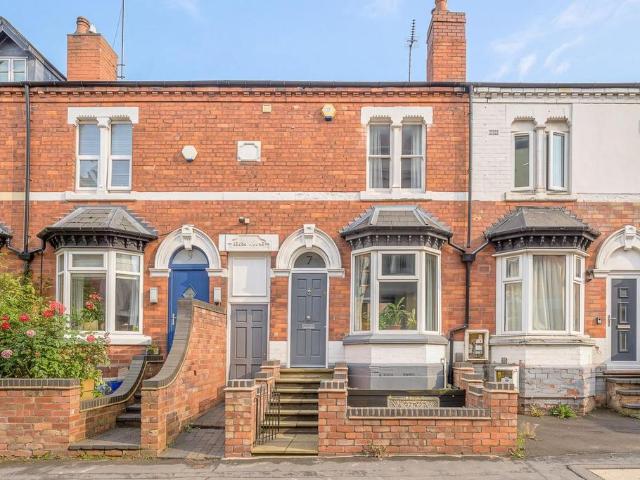 3 bedroom terraced house for sale