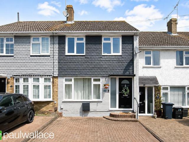 3 bedroom terraced house for sale
