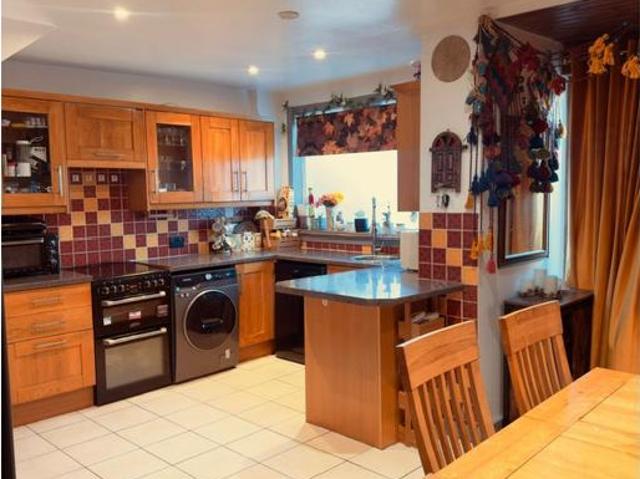 3 bedroom terraced house for sale