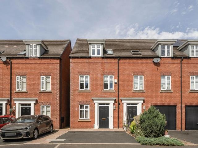 3 bedroom terraced house for sale